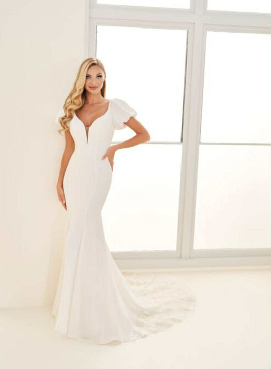 Enchanting by Mon Cheri E507